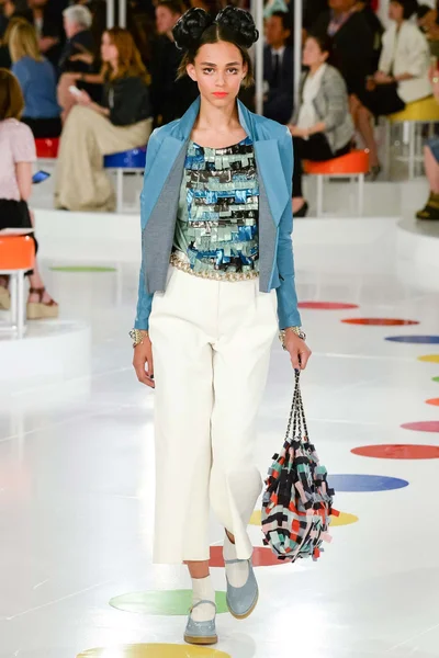 Look 27